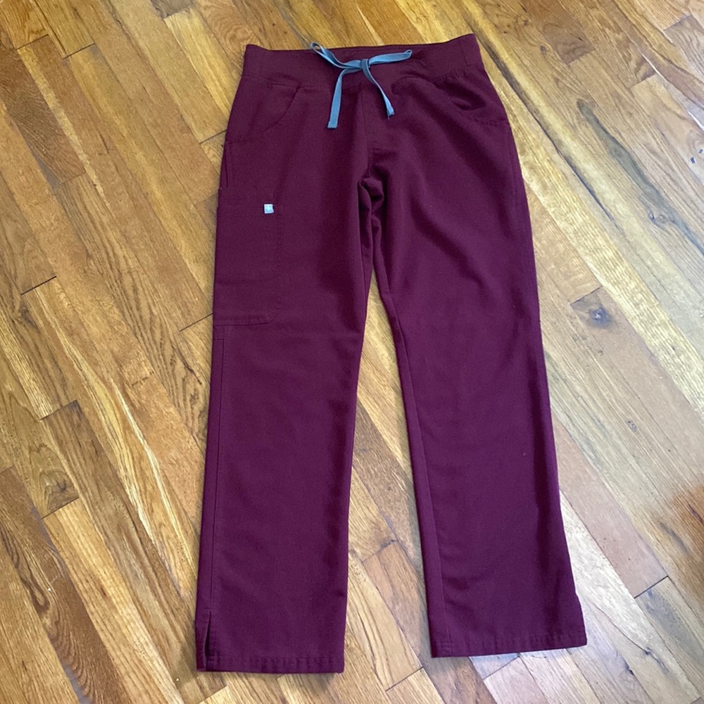 Figs Kade Cargo Size SP